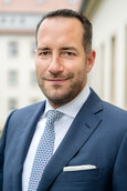 Dr. Sebastian Peters
